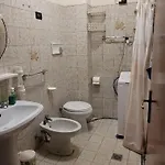 Ampio Bilocale Lungomare Levante Apartmán *
