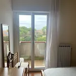 Ampio Bilocale Lungomare Levante Apartmán