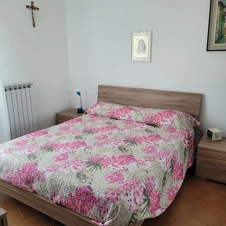 Ampio Bilocale Lungomare Levante Apartament
